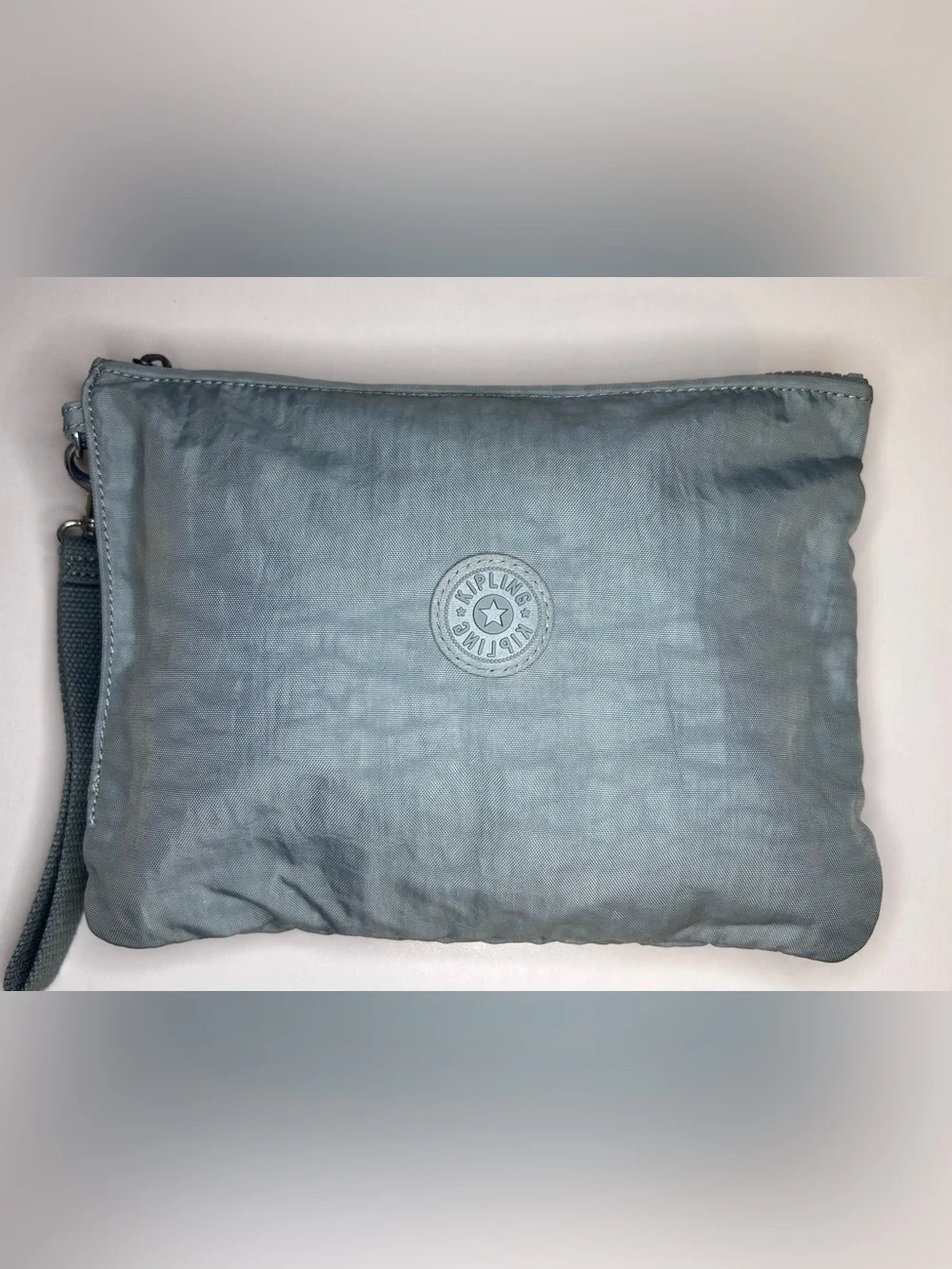 Kipling Iaka L Wristlet Pouch Relaxed Grey Zip Clutch Travel Organizer
